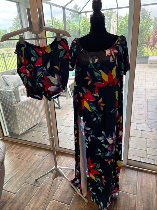 Dresses & Skirts - Navy Floral Maxi Dress with Matching Shorts sz 2x-3x